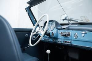 Image 12/40 of Mercedes-Benz 190 SL (1962)