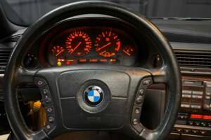 Image 24/41 of BMW 750i (2000)