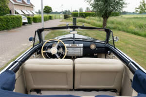 Image 8/8 of Buick 50 Super Convertible (1947)
