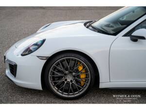 Image 18/36 of Porsche 911 Carrera 4S (2015)