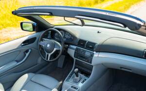 Image 16/31 of BMW 325Ci (2001)