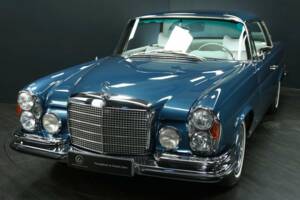 Image 11/50 of Mercedes-Benz 280 SE 3,5 (1971)