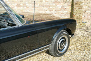 Image 45/50 of Mercedes-Benz 230 SL (1966)
