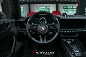 Image 16/25 of Porsche 911 Carrera 4 GTS (2023)