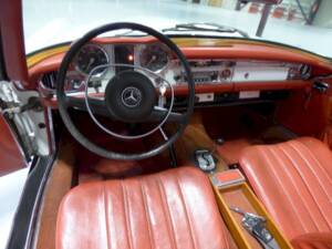 Immagine 18/36 di Mercedes-Benz 280 SL (1970)
