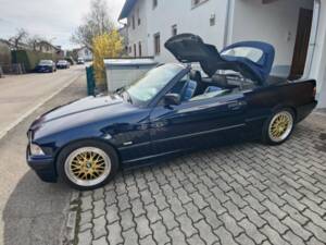 Bild 4/8 von BMW 328i (1999)