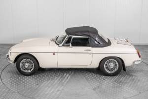 Image 46/50 de MG MGB (1969)