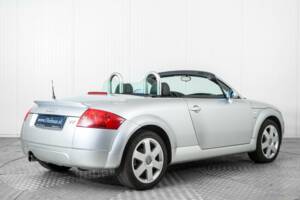 Bild 2/50 von Audi TT 1.8 T (2000)