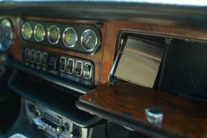 Image 48/50 of Jaguar XJ 6 4.2 (1970)