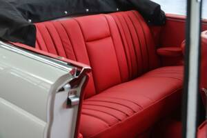 Image 36/50 of Mercedes-Benz 280 SE 3,5 (1969)