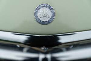 Image 11/50 de Mercedes-Benz 500 SLC (1984)