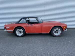 Image 6/8 of Triumph TR 6 (1971)