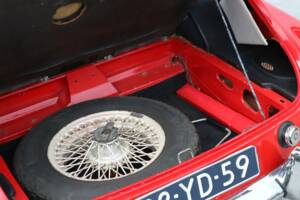 Image 23/50 of MG MGB GT (1974)