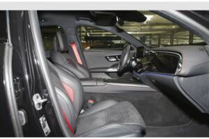 Image 6/9 of Mercedes-Benz E 53 AMG Hybrid 4MATIC T (2025)