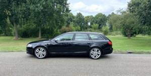 Imagen 16/42 de Audi S6 Avant 5.2 V10 quattro (2006)