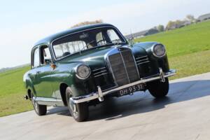 Image 22/50 of Mercedes-Benz 180 D (1958)