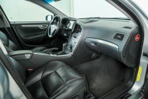 Image 12/36 of Volvo V70 D5 (2008)