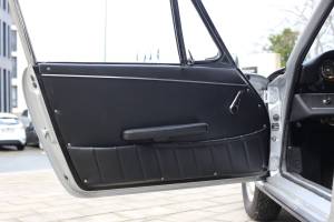 Image 30/78 of Porsche 911 2.0 S (1966)