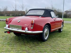 Image 18/24 of Alfa Romeo Giulia 1600 Spider (1963)