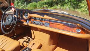 Image 23/38 of Mercedes-Benz 280 SE 3,5 (1969)