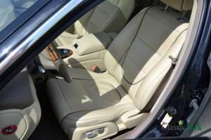 Image 23/50 of Jaguar XJ 2.7 D (2008)