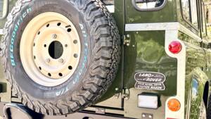 Bild 17/19 von Land Rover 90 (1987)