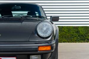 Imagen 11/33 de Porsche 911 Turbo 3.3 (1989)