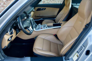 Image 29/50 of Mercedes-Benz SLS AMG (2011)