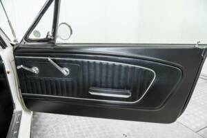 Image 35/50 de Ford Mustang 289 (1900)