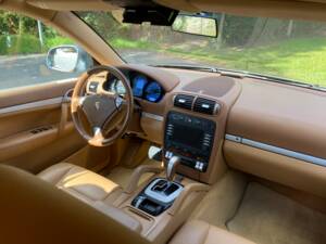 Bild 3/13 von Porsche Cayenne 3.2 V6 (2004)
