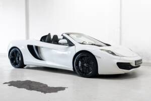 Bild 4/33 von McLaren 12C Spider (2013)