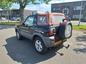 Image 6/13 of Toyota RAV4 (1999)