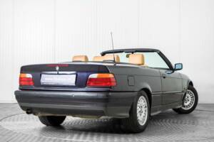 Bild 42/50 von BMW 318i (1996)