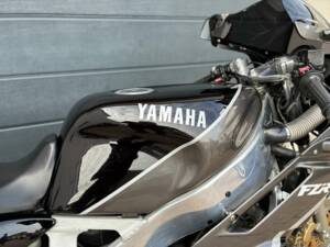 Image 9/18 of Yamaha FZR 400 (1998)