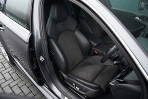 Immagine 13/50 di Audi RS6 Avant (2015)