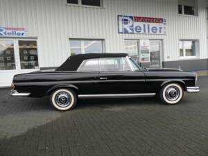 Imagen 7/26 de Mercedes-Benz 220 SE b (1963)
