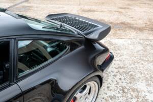 Bild 3/33 von Porsche 911 Turbo 3.6 (1993)