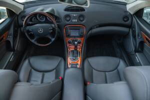 Image 26/86 de Mercedes-Benz SL 500 (2002)