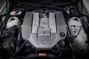 Image 70/99 de Mercedes-Benz SL 55 AMG (2005)