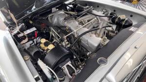 Image 22/24 of Mercedes-Benz 280 SL (1968)