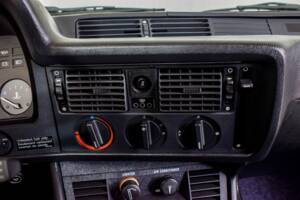 Image 43/50 of BMW 320i (1981)