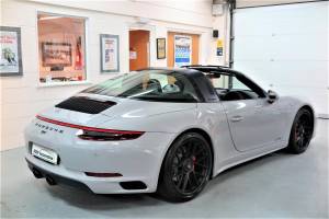 Afbeelding 6/12 van Porsche 911 Targa 4 GTS (2018)