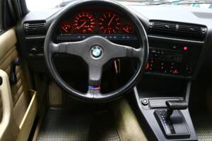 Afbeelding 25/40 van BMW 318i (1987)