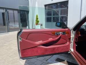 Bild 15/48 von Mercedes-Benz 500 SEC (1985)
