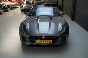 Bild 27/50 von Jaguar F-Type (2019)