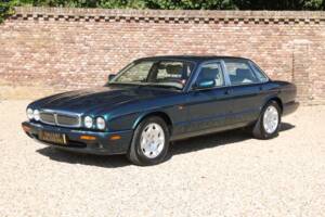 Bild 13/50 von Jaguar XJ 8 4.0 Executive (2001)