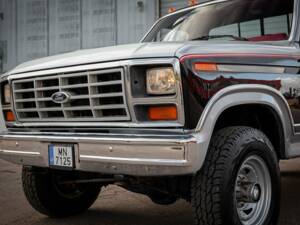 Image 3/8 of Ford F-250 (1983)