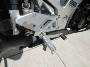 Image 22/44 de Honda VFR 750F (1991)