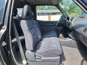 Image 8/13 of Toyota RAV4 (1999)