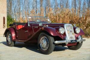 Image 2/50 of FIAT 1100-103 (1954)